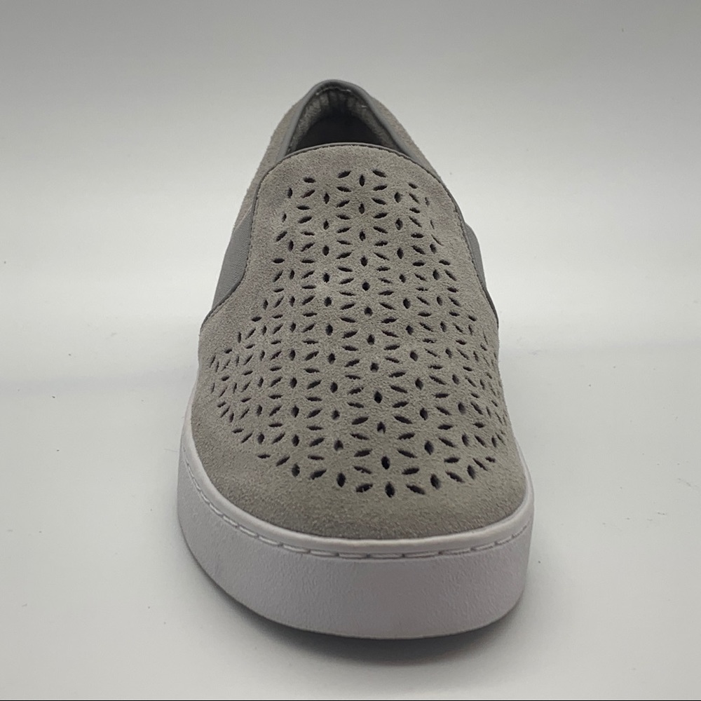MAXSOLD Vionic Kani Grey Slip-On Walking Shoes, 7.5M US - Picture 3 of 14